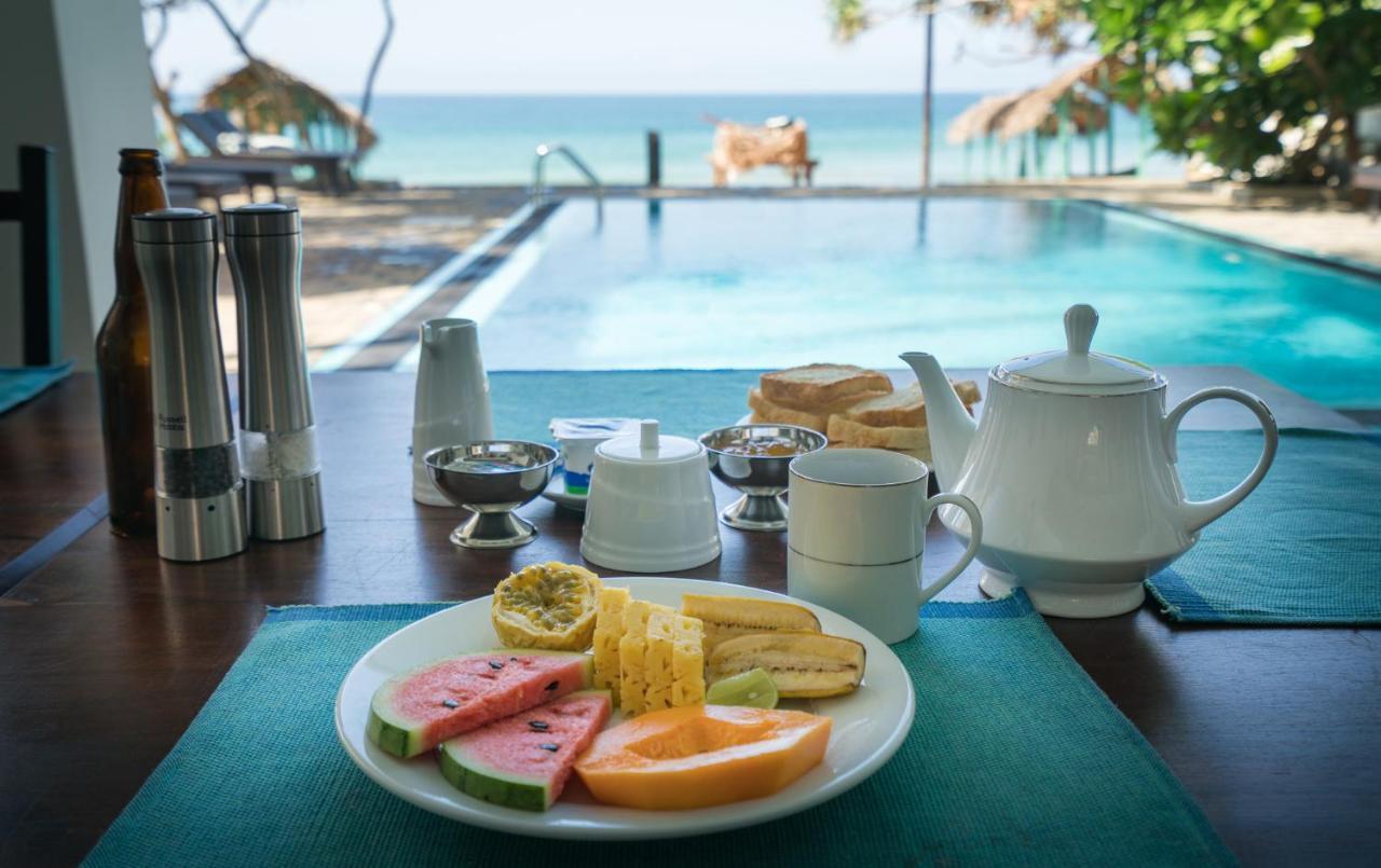 At Ease Beach Hotel Hikkaduwa Εξωτερικό φωτογραφία